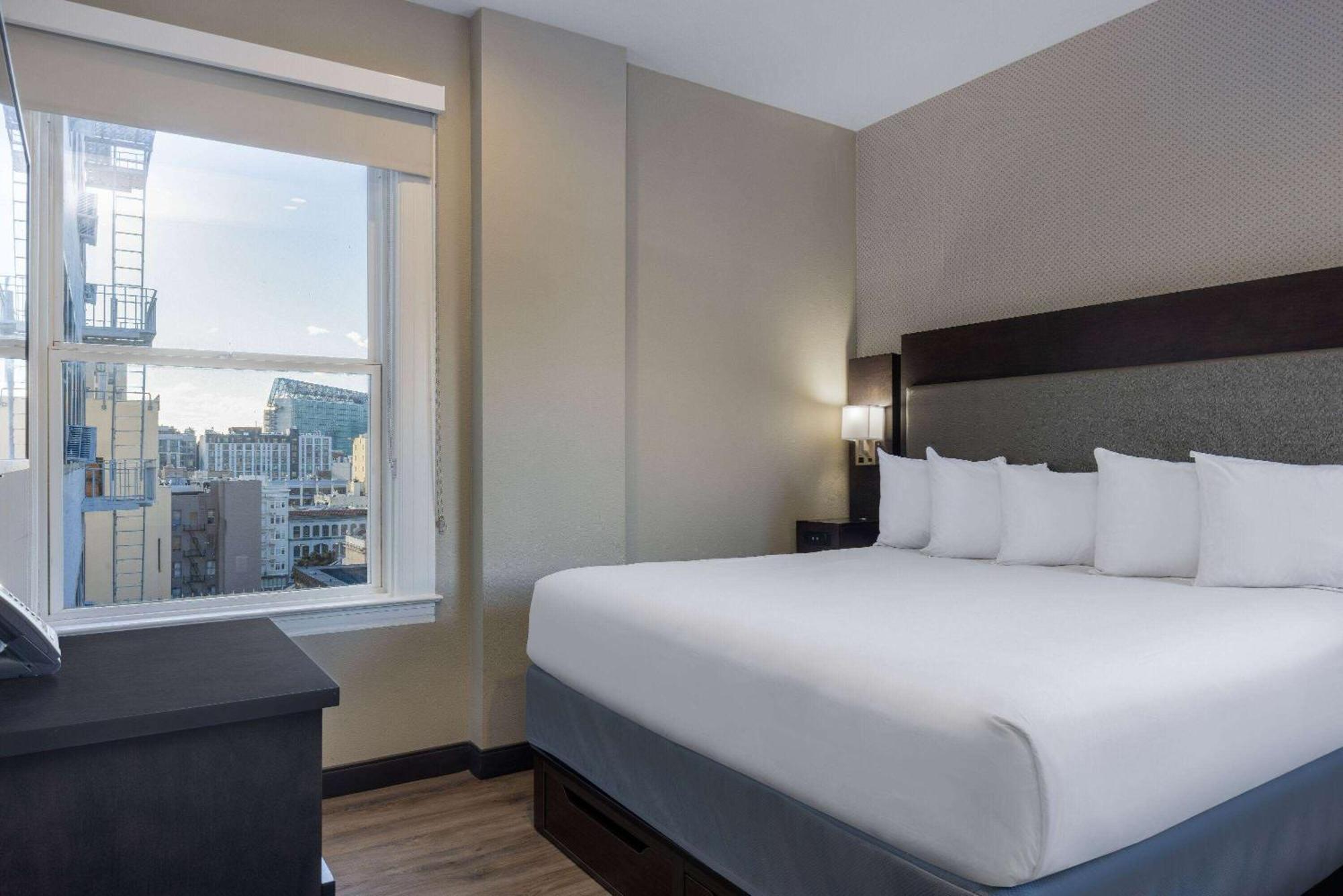 Super 8 By Wyndham San Francisco/Union Square Area Hotel Exterior photo
