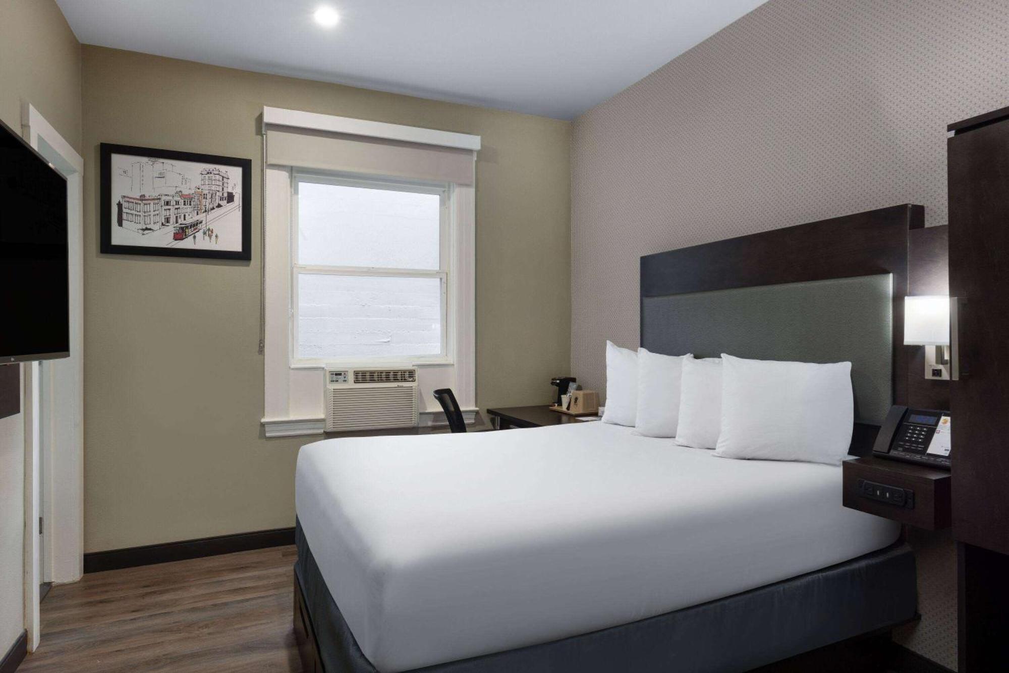 Super 8 By Wyndham San Francisco/Union Square Area Hotel Exterior photo