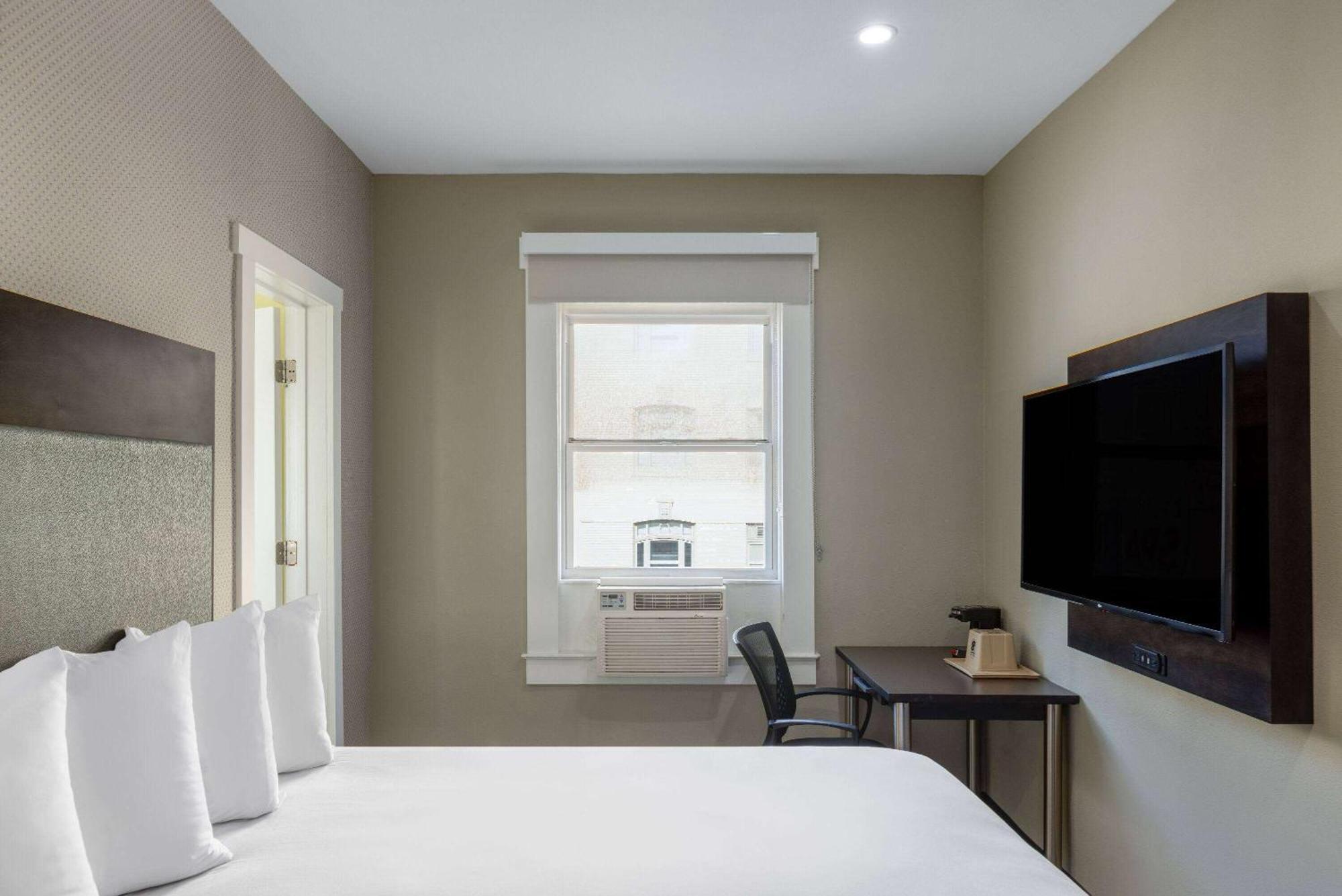 Super 8 By Wyndham San Francisco/Union Square Area Hotel Exterior photo