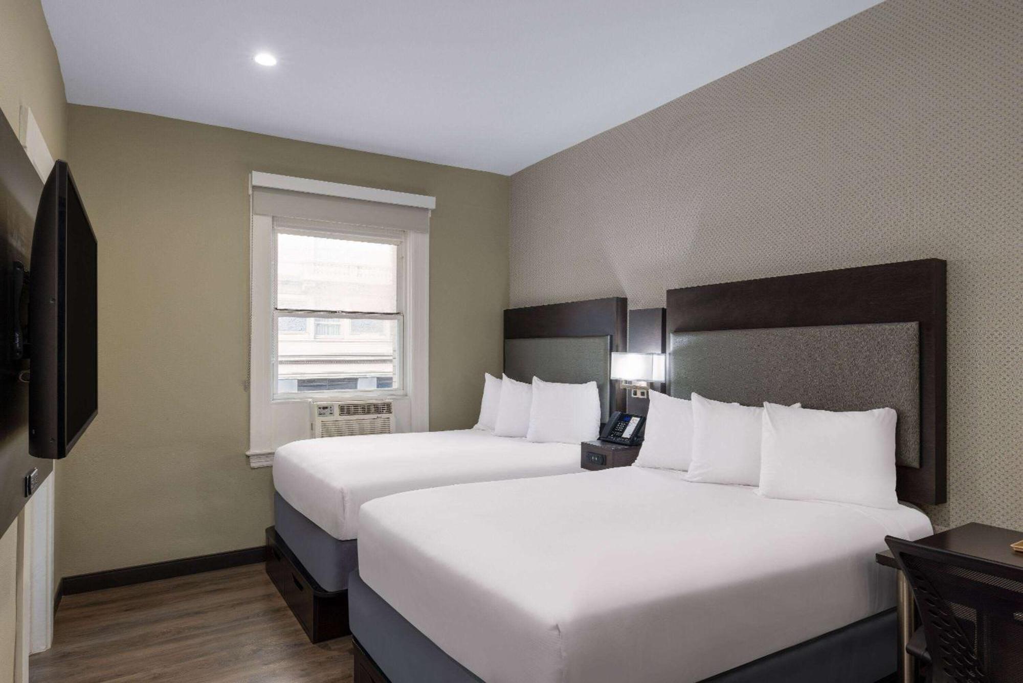 Super 8 By Wyndham San Francisco/Union Square Area Hotel Exterior photo